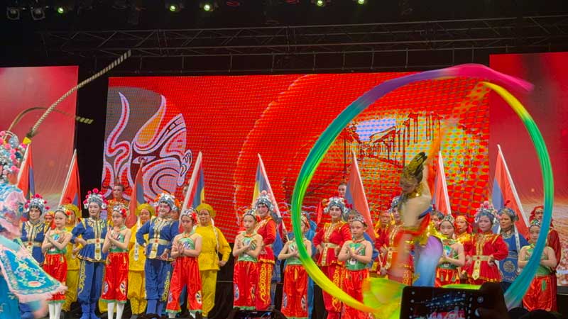 “欢乐春节”海外戏曲春晚-中国名家多伦多演唱会获得空前成功